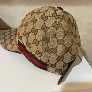 Gucci hat bout here.Authentic